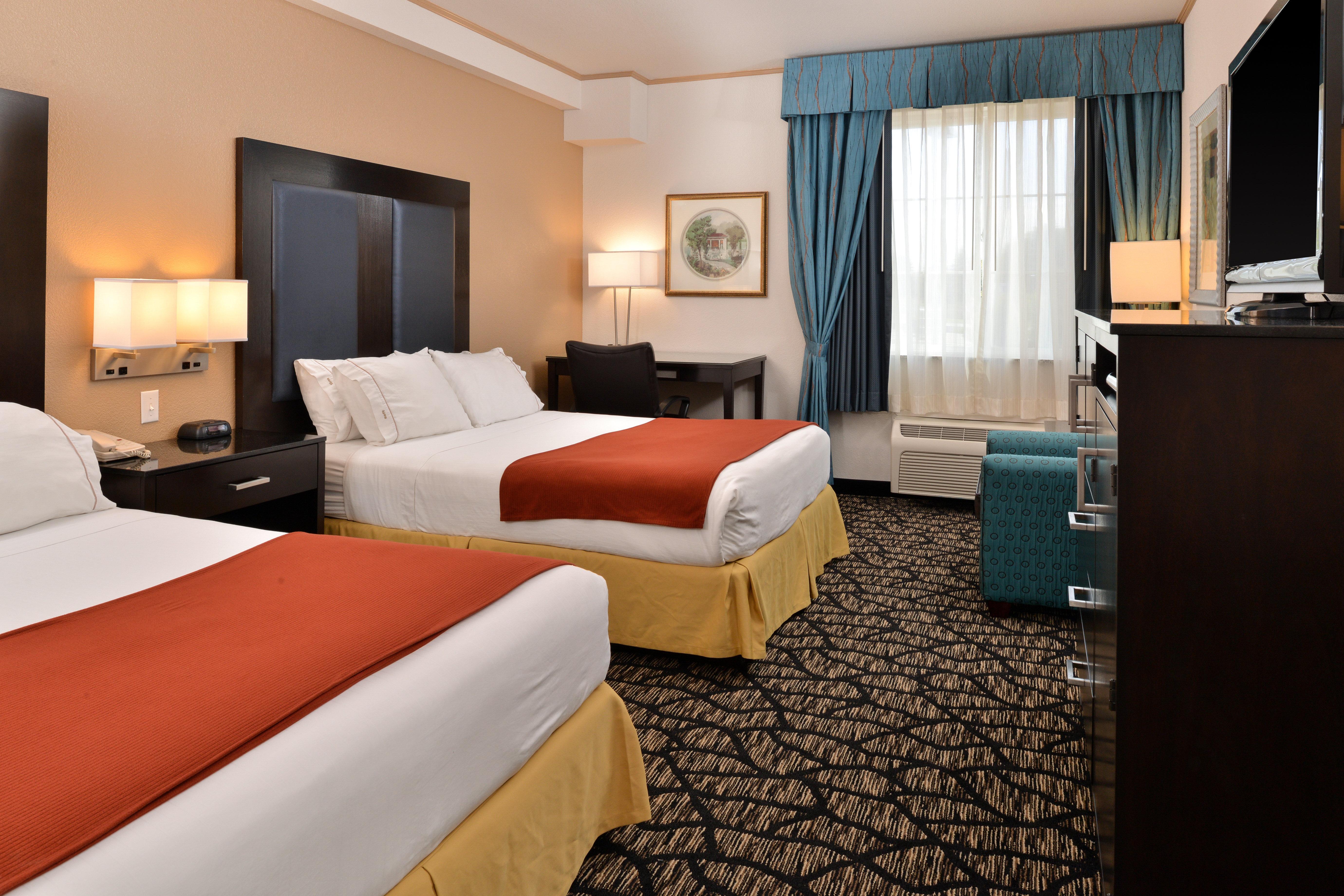 Holiday Inn Express & Suites Tacoma South - Lakewood By Ihg Экстерьер фото