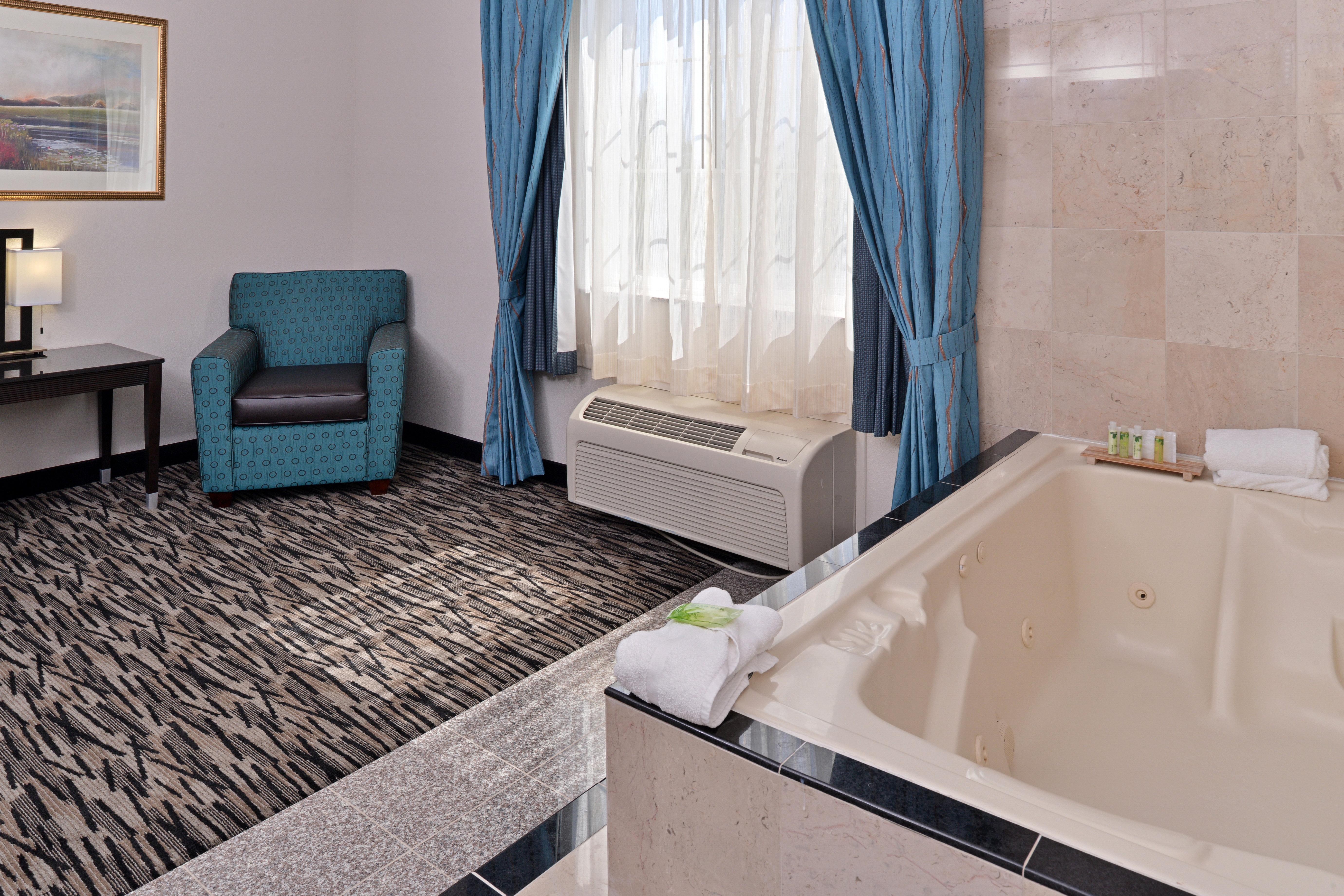 Holiday Inn Express & Suites Tacoma South - Lakewood By Ihg Экстерьер фото