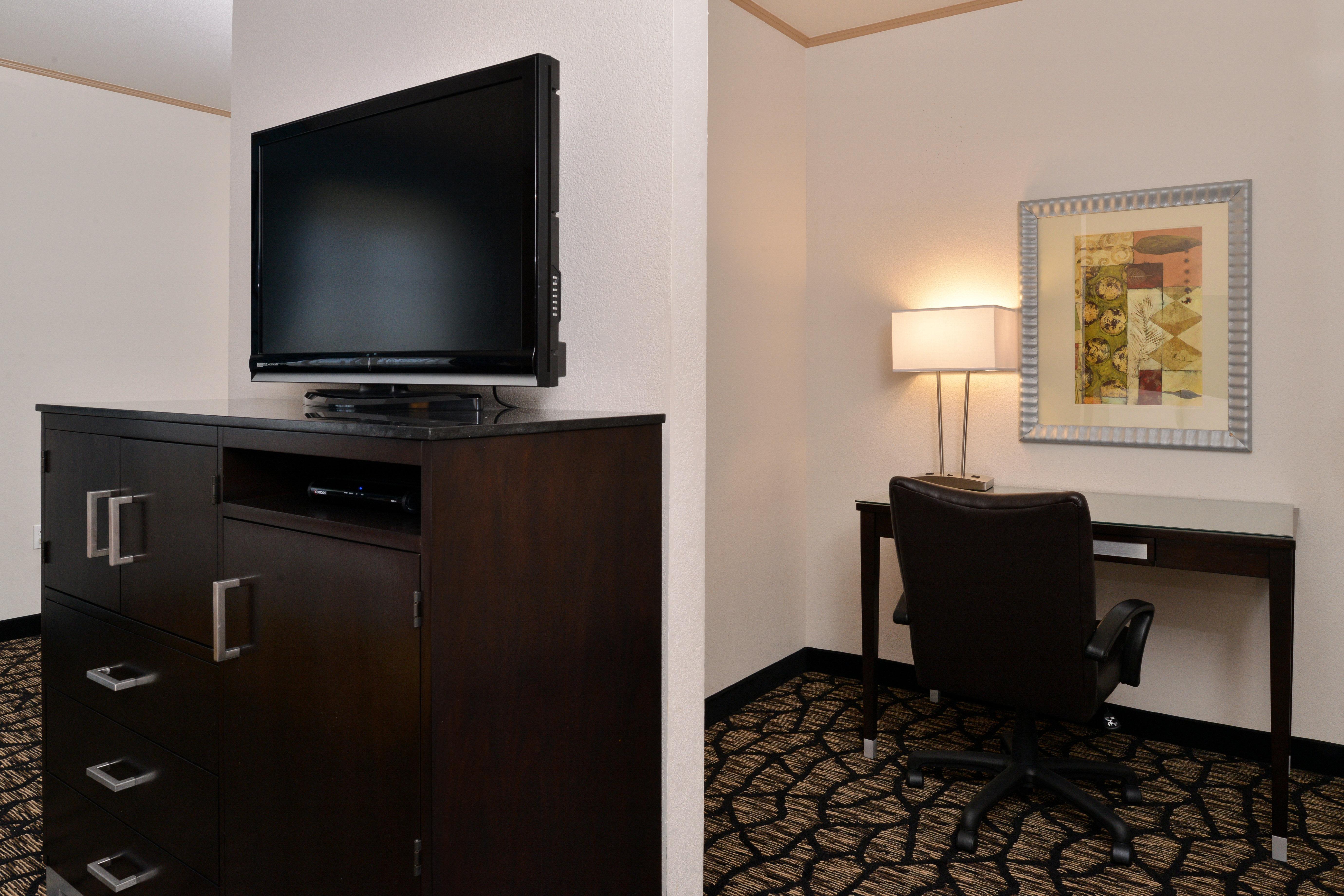 Holiday Inn Express & Suites Tacoma South - Lakewood By Ihg Экстерьер фото