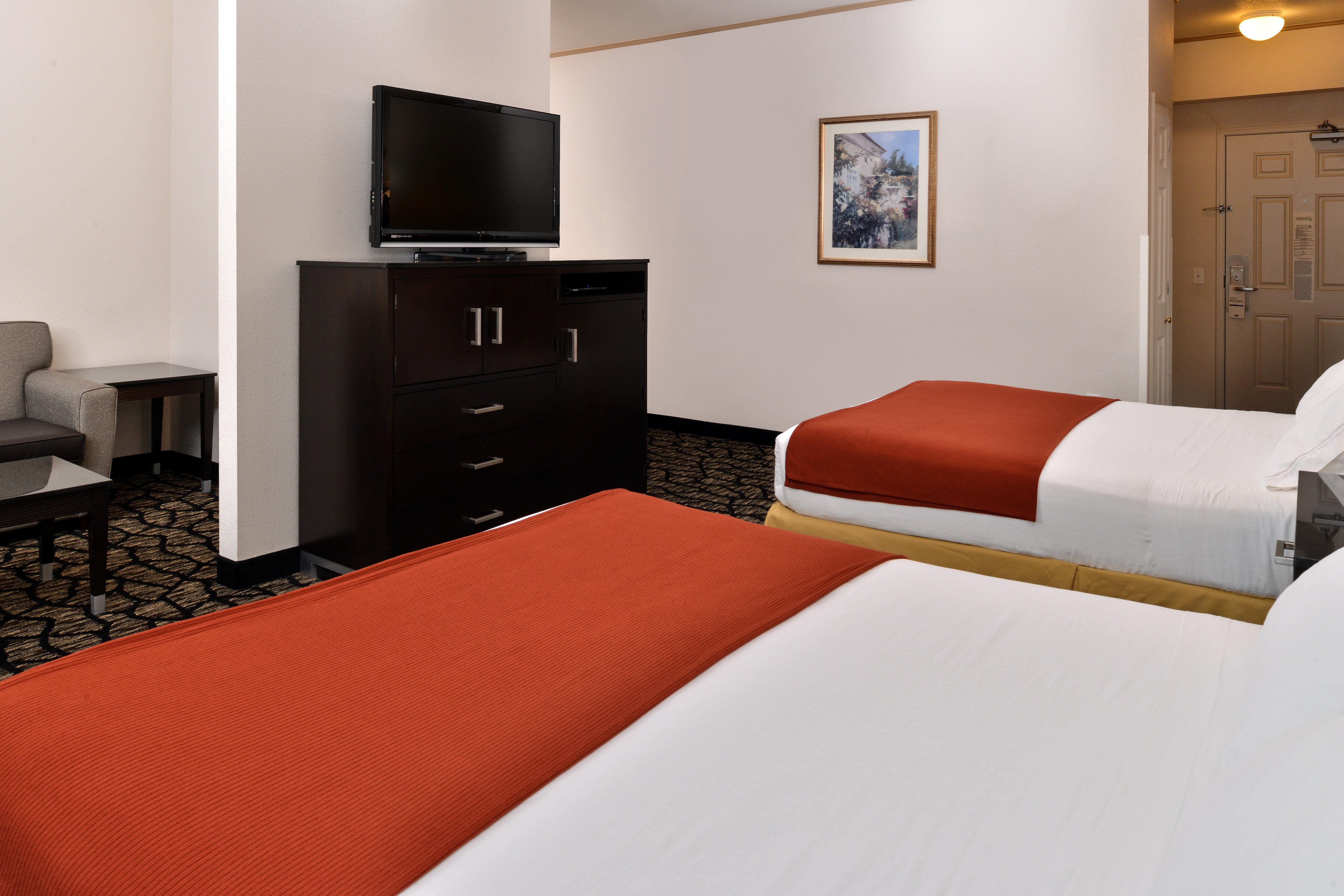 Holiday Inn Express & Suites Tacoma South - Lakewood By Ihg Экстерьер фото