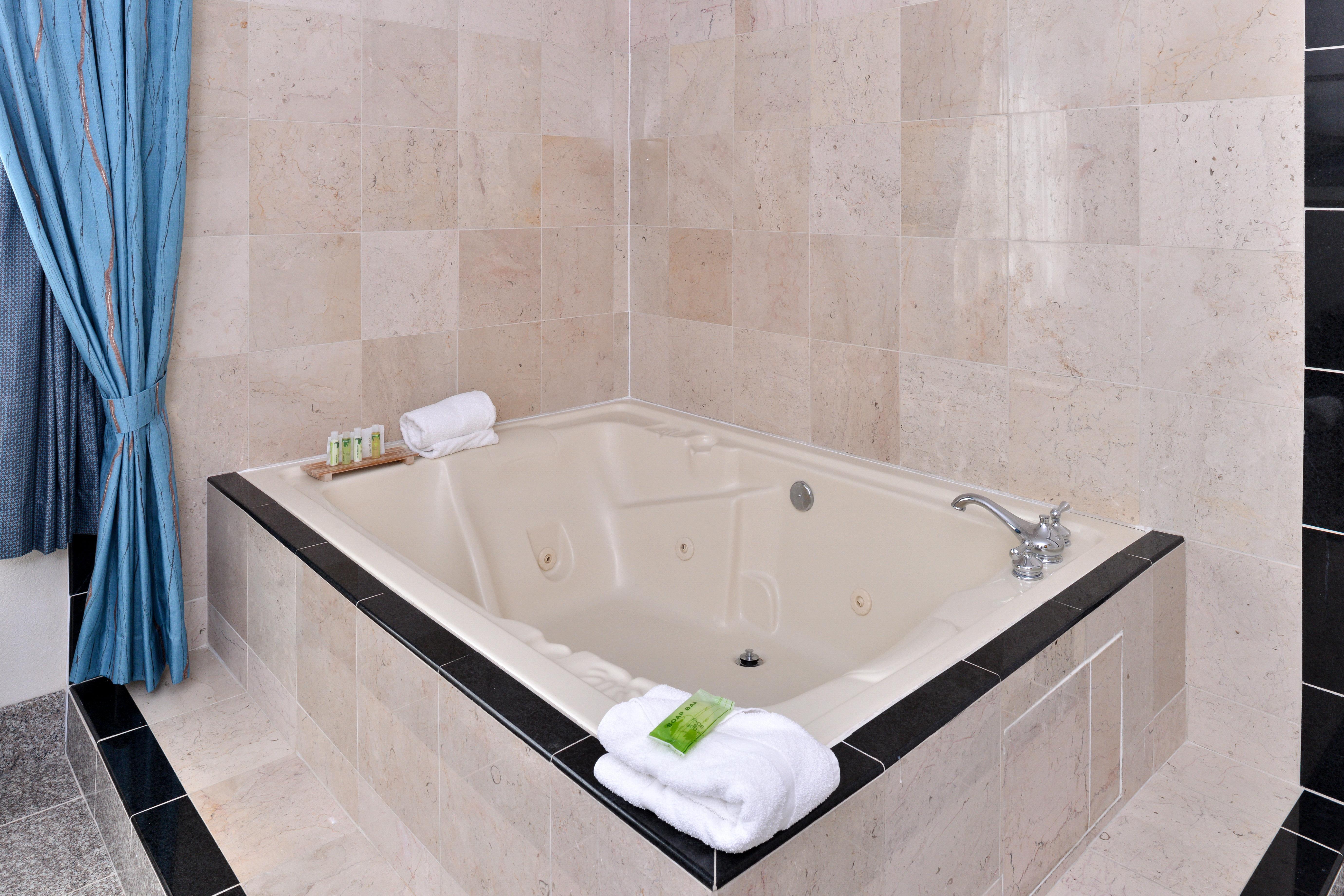 Holiday Inn Express & Suites Tacoma South - Lakewood By Ihg Экстерьер фото