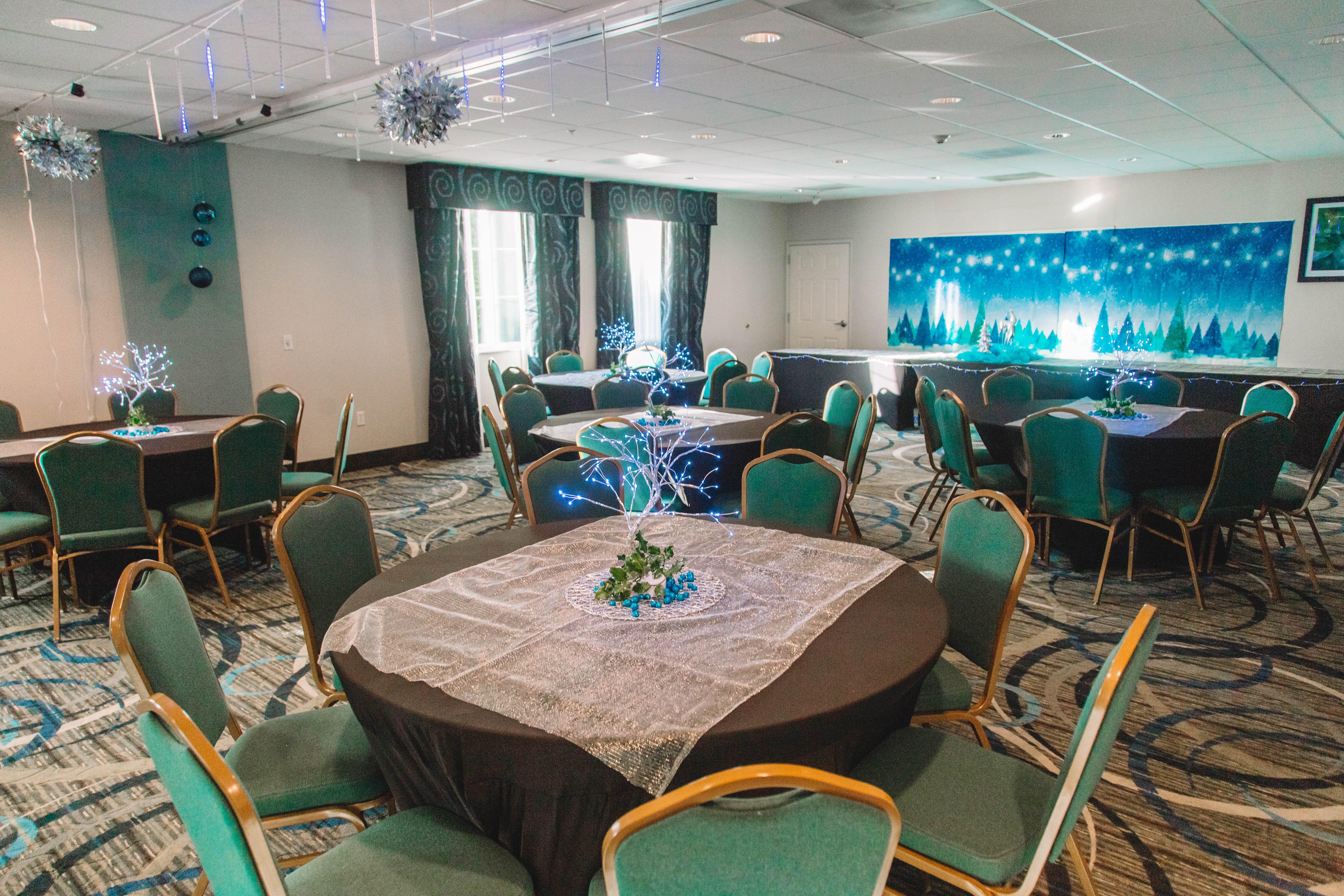 Holiday Inn Express & Suites Tacoma South - Lakewood By Ihg Экстерьер фото