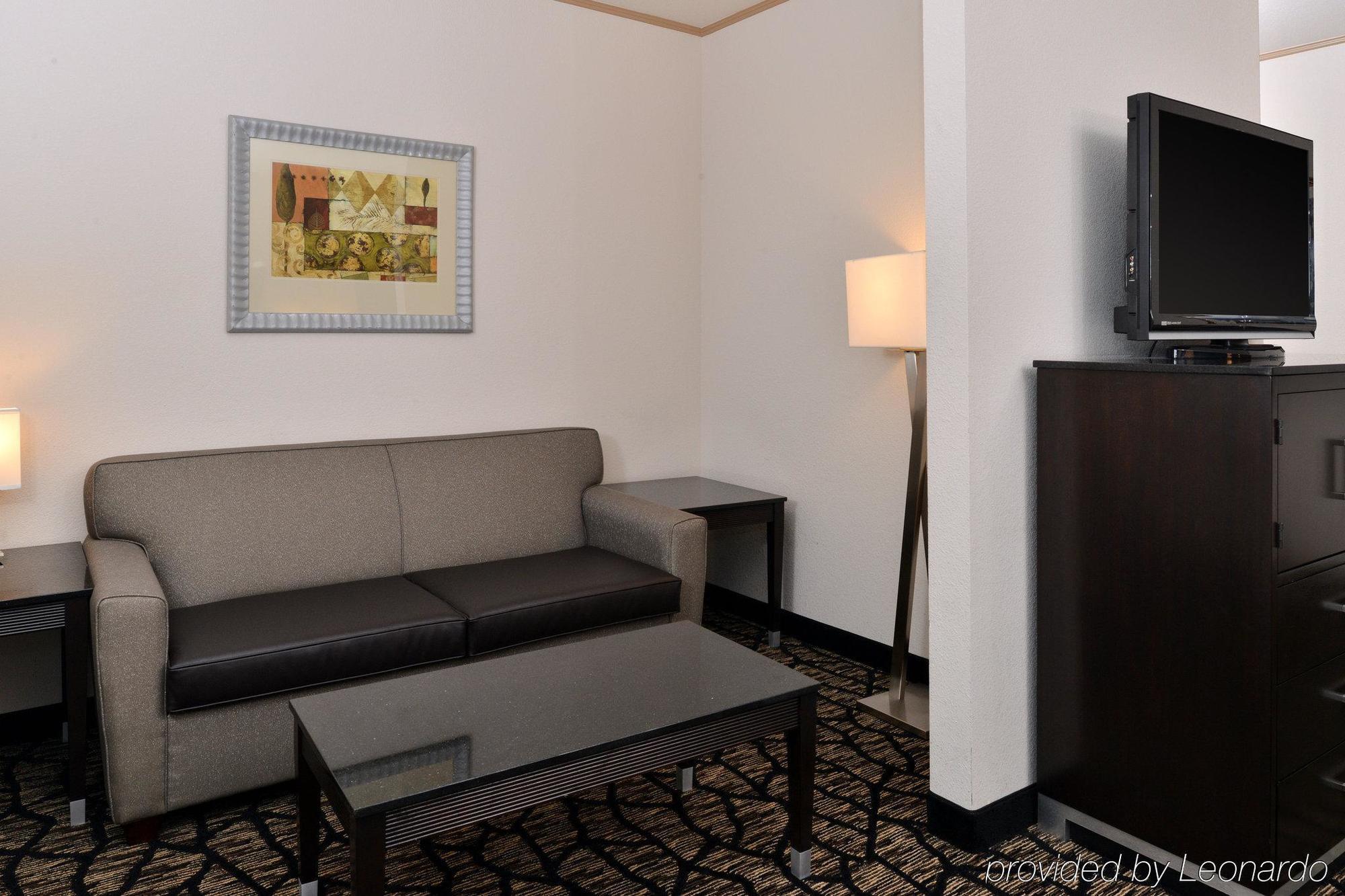 Holiday Inn Express & Suites Tacoma South - Lakewood By Ihg Экстерьер фото