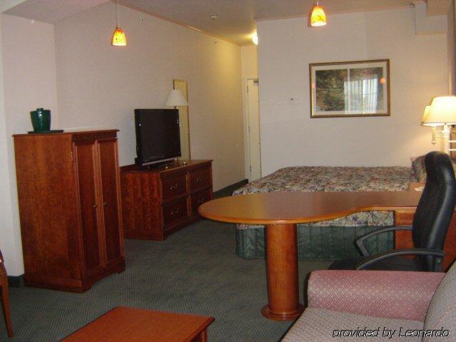 Holiday Inn Express & Suites Tacoma South - Lakewood By Ihg Номер фото