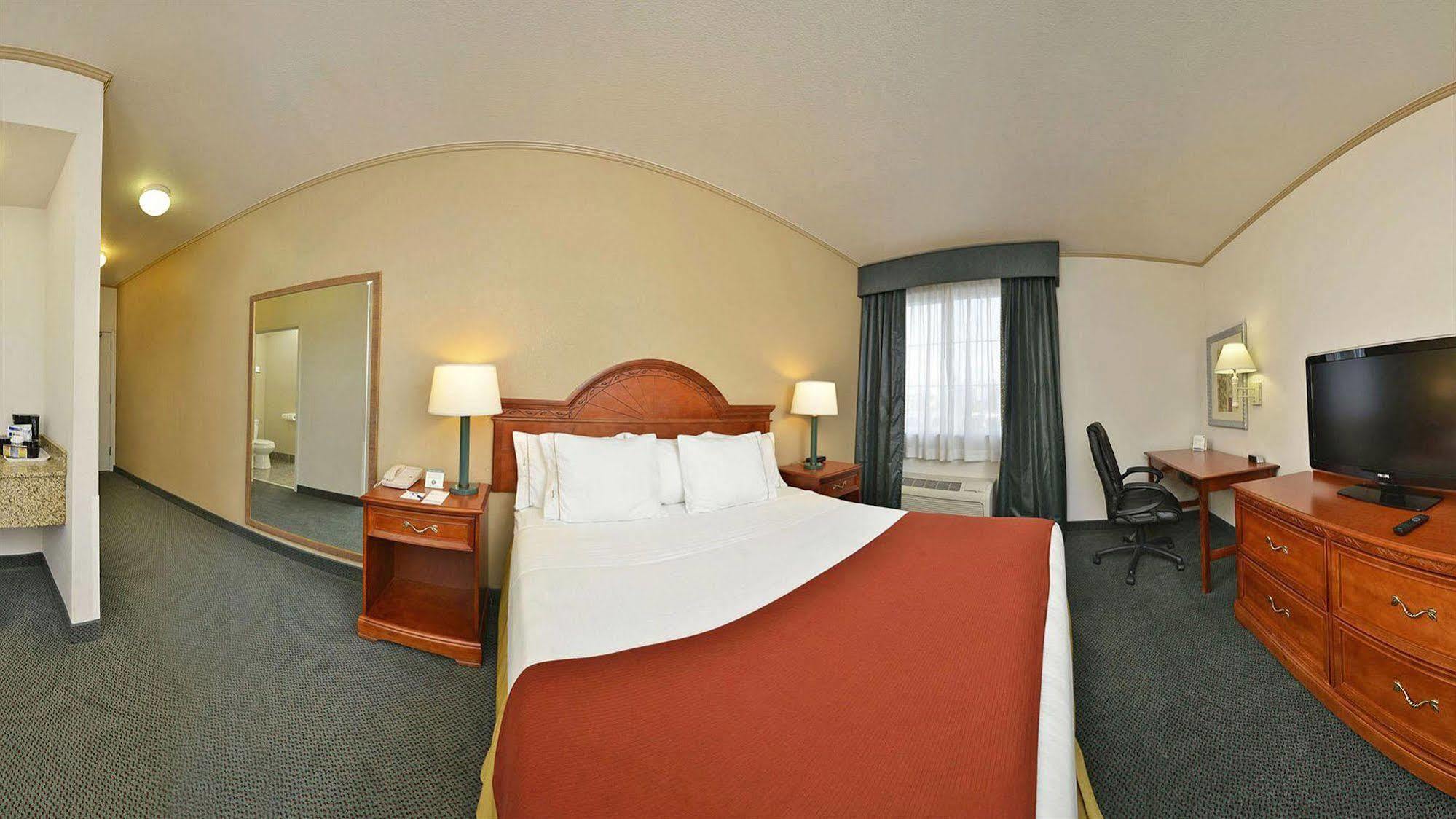 Holiday Inn Express & Suites Tacoma South - Lakewood By Ihg Экстерьер фото